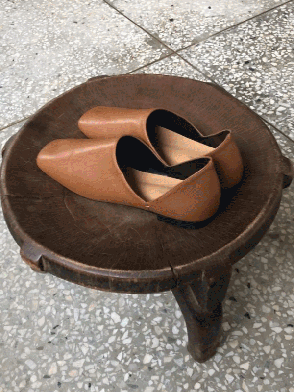 밀키아 사각 스퀘어토 폭신한 쿠션 사이드 사선 낮은굽 플랫슈즈 단화 신발